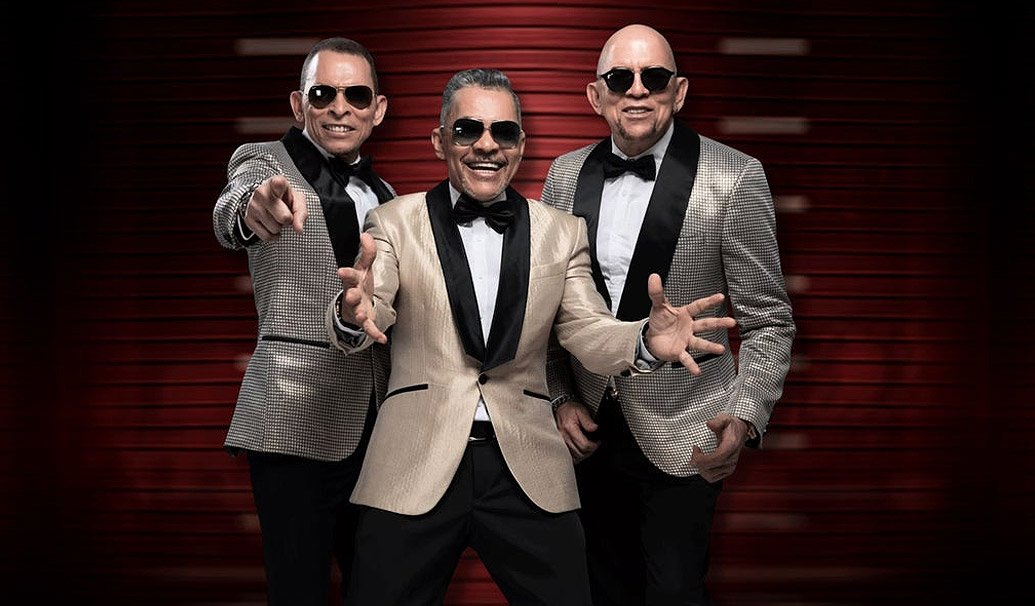Noches De Neón con Los Hermanos Rosario