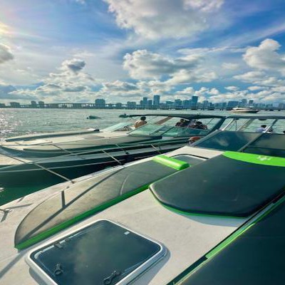 Yacht Rental in Miami l 40' Yacht Loyalty 3