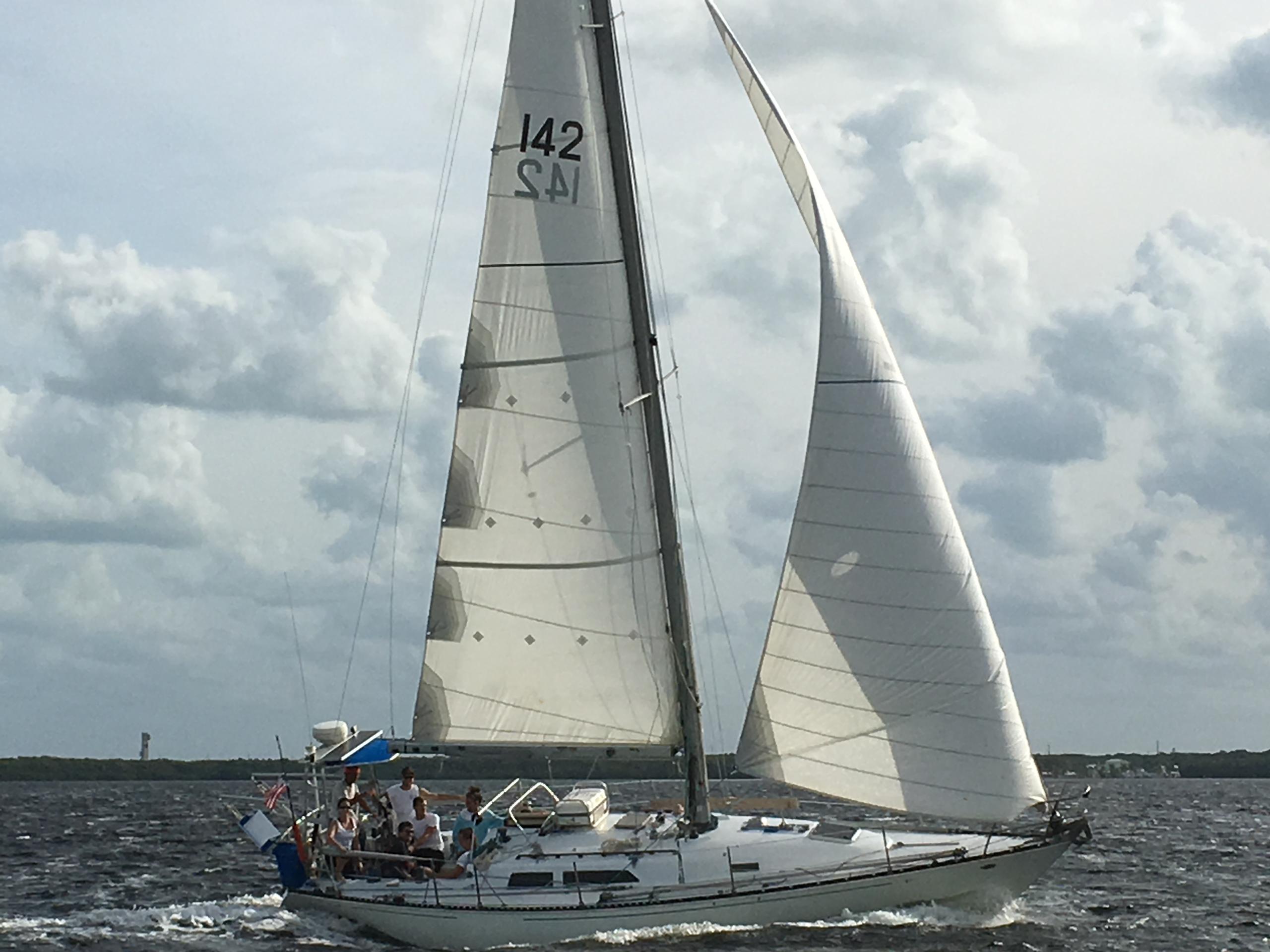 Full Day Catalina 34' Sailboat Rental 9-5