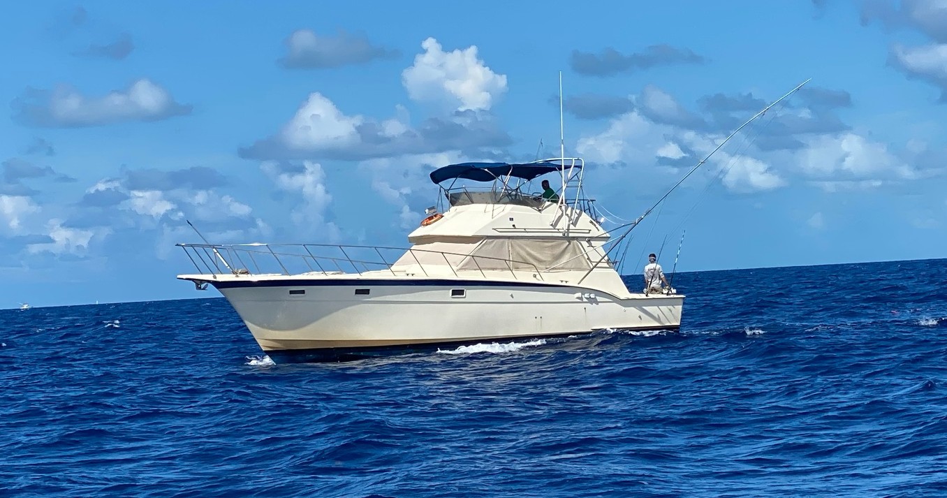 Cowgirl 45' Premium Offshore Fishing Charter — Key West