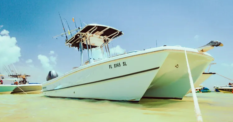 BAR HOPPING — Islamorada