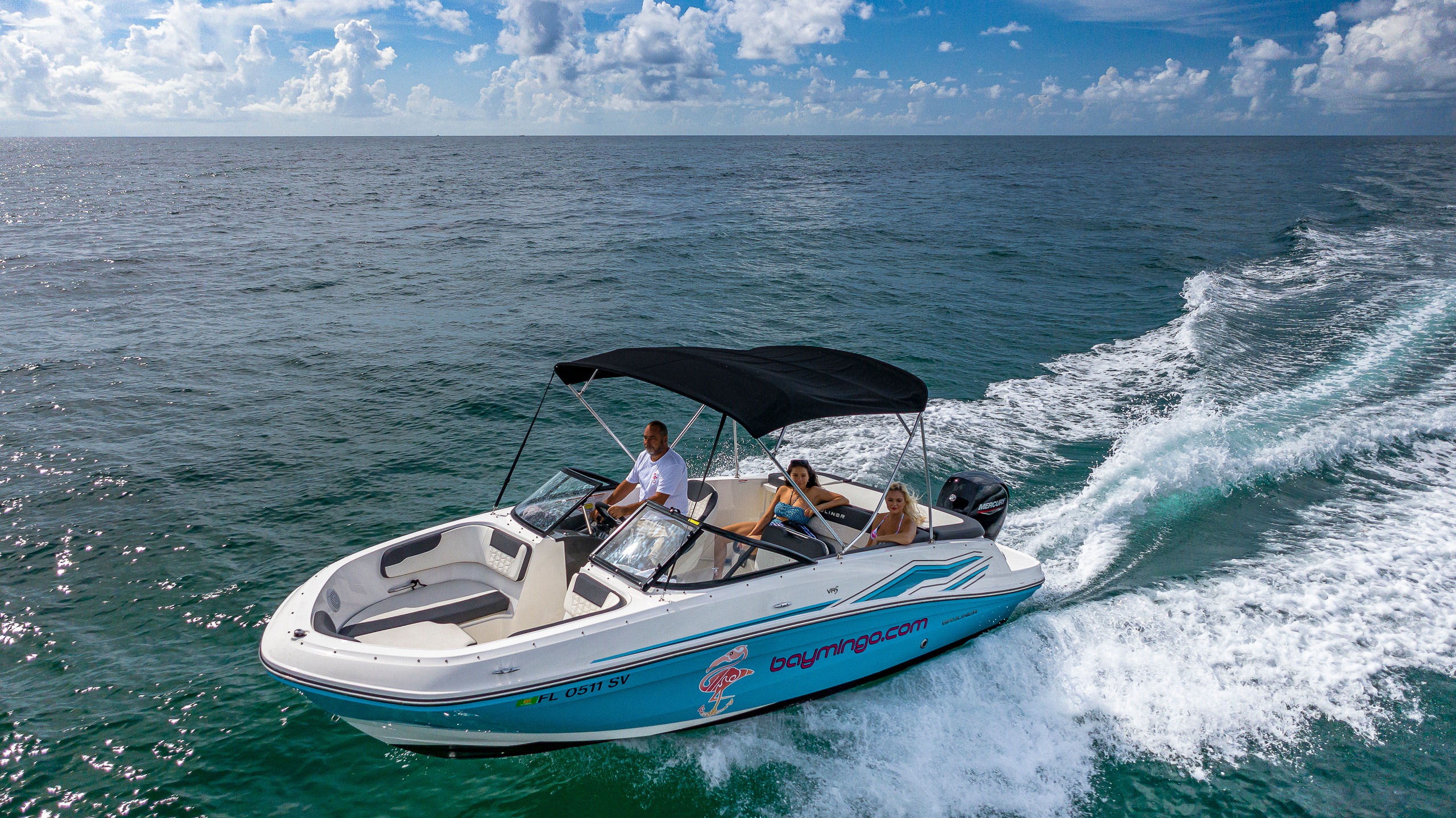 Private Boat Rental for Small Groups | Bayliner 21 ft | Up to 6 Guests — Fort Lauderdale