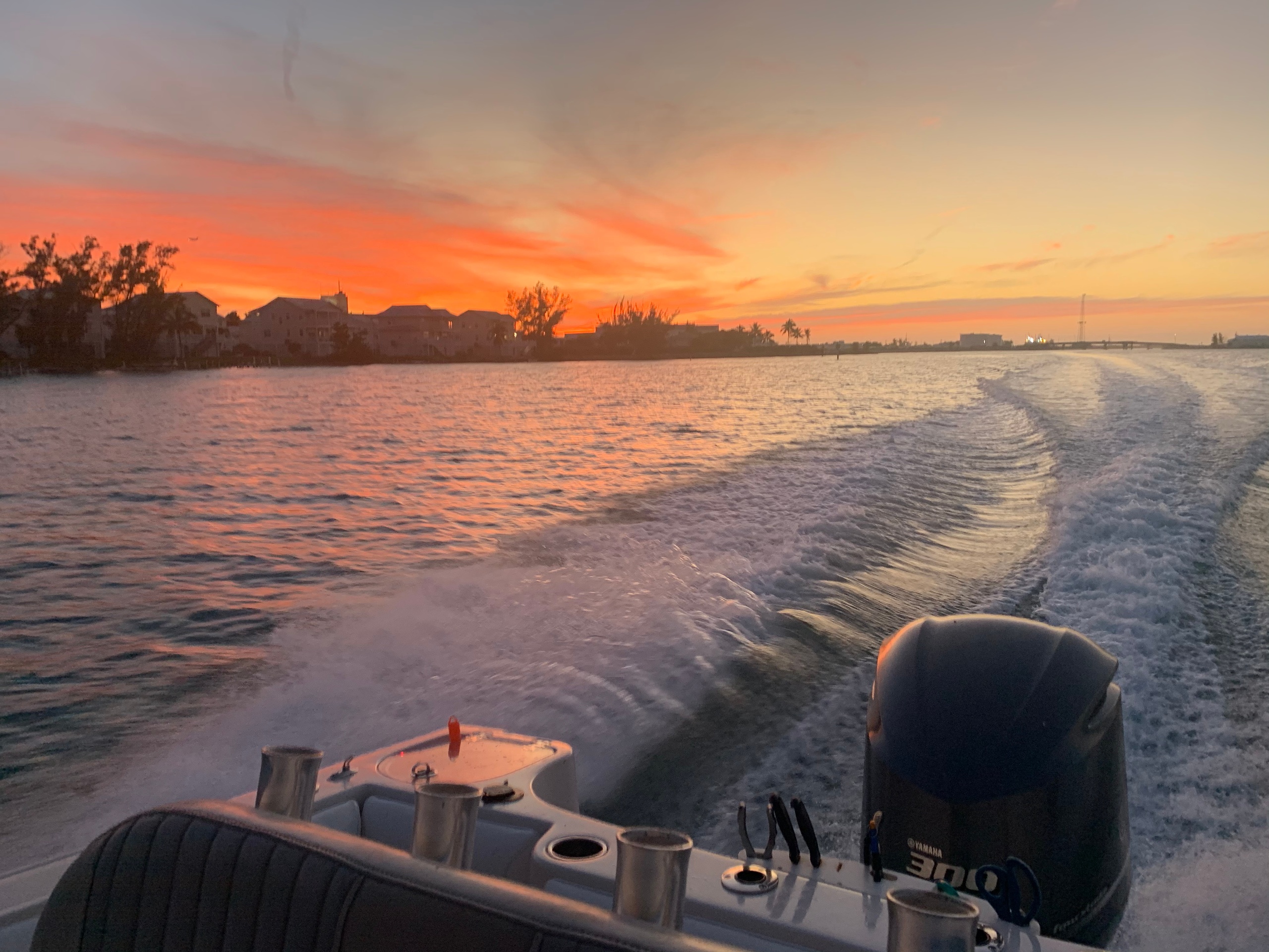 2hr Champagne Sunset Cruise - 35' Carolina Classic — Key West