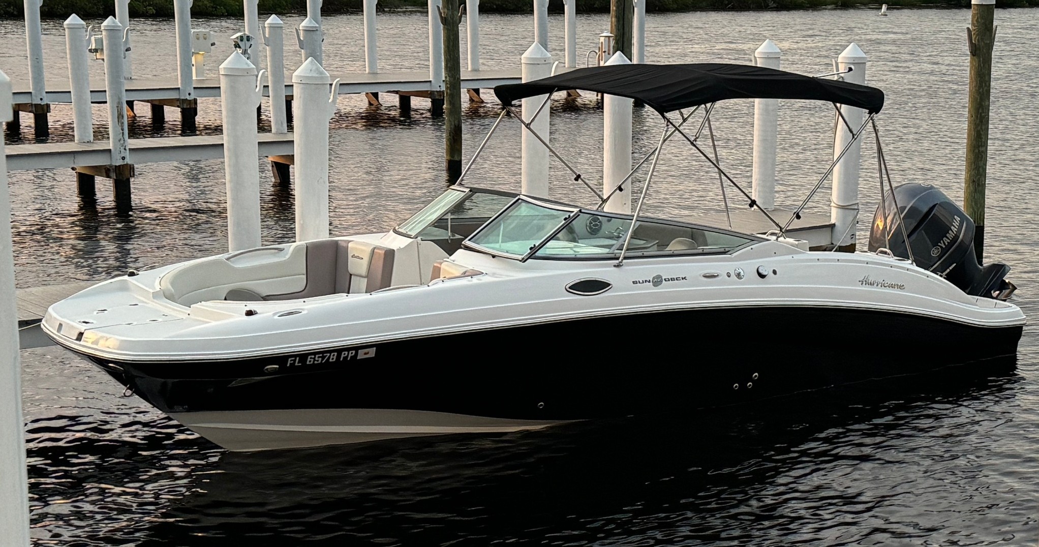 Hurricane Sundeck 2690 - 350HP — Cape Coral