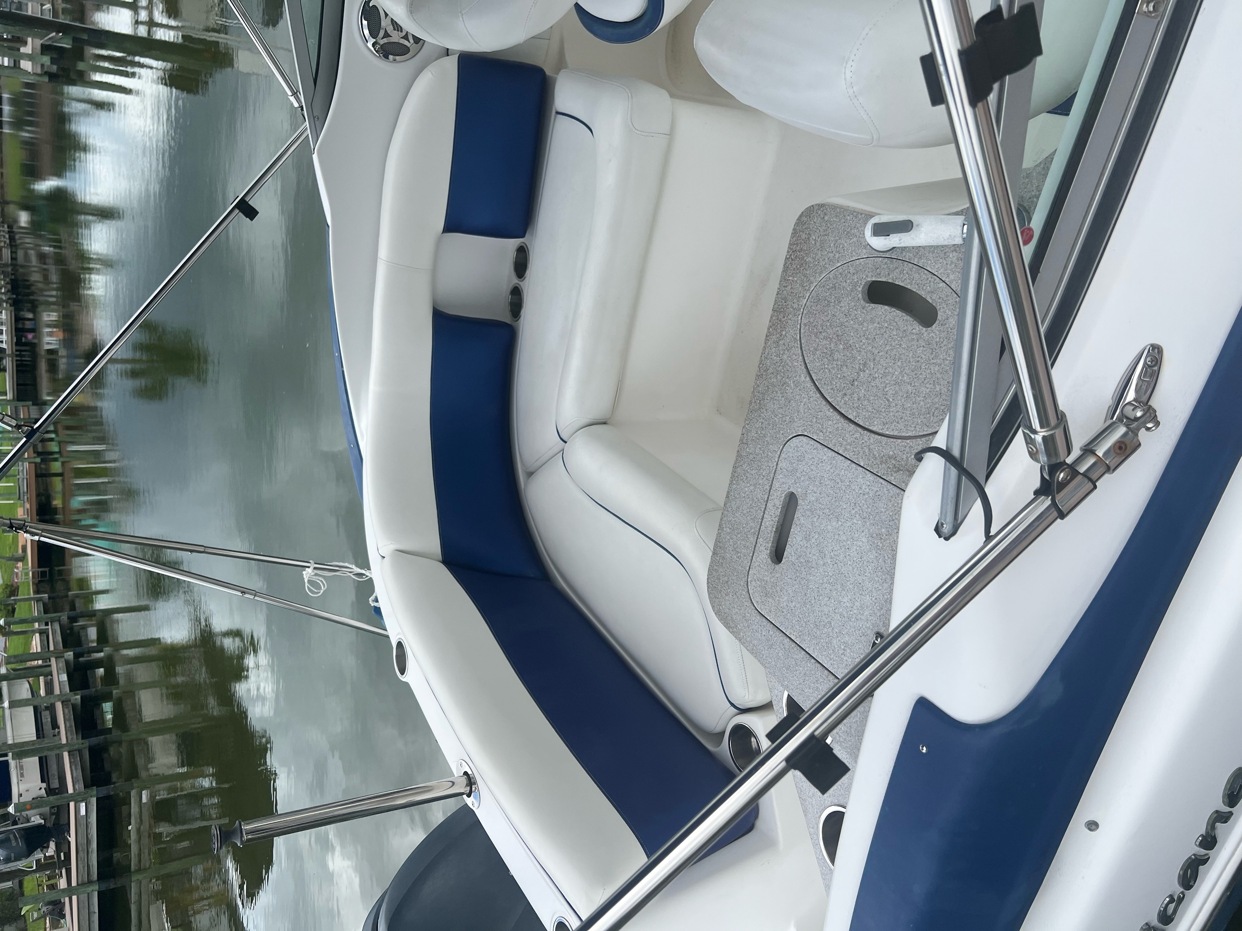 Hurricane SunDeck 240 — Cape Coral