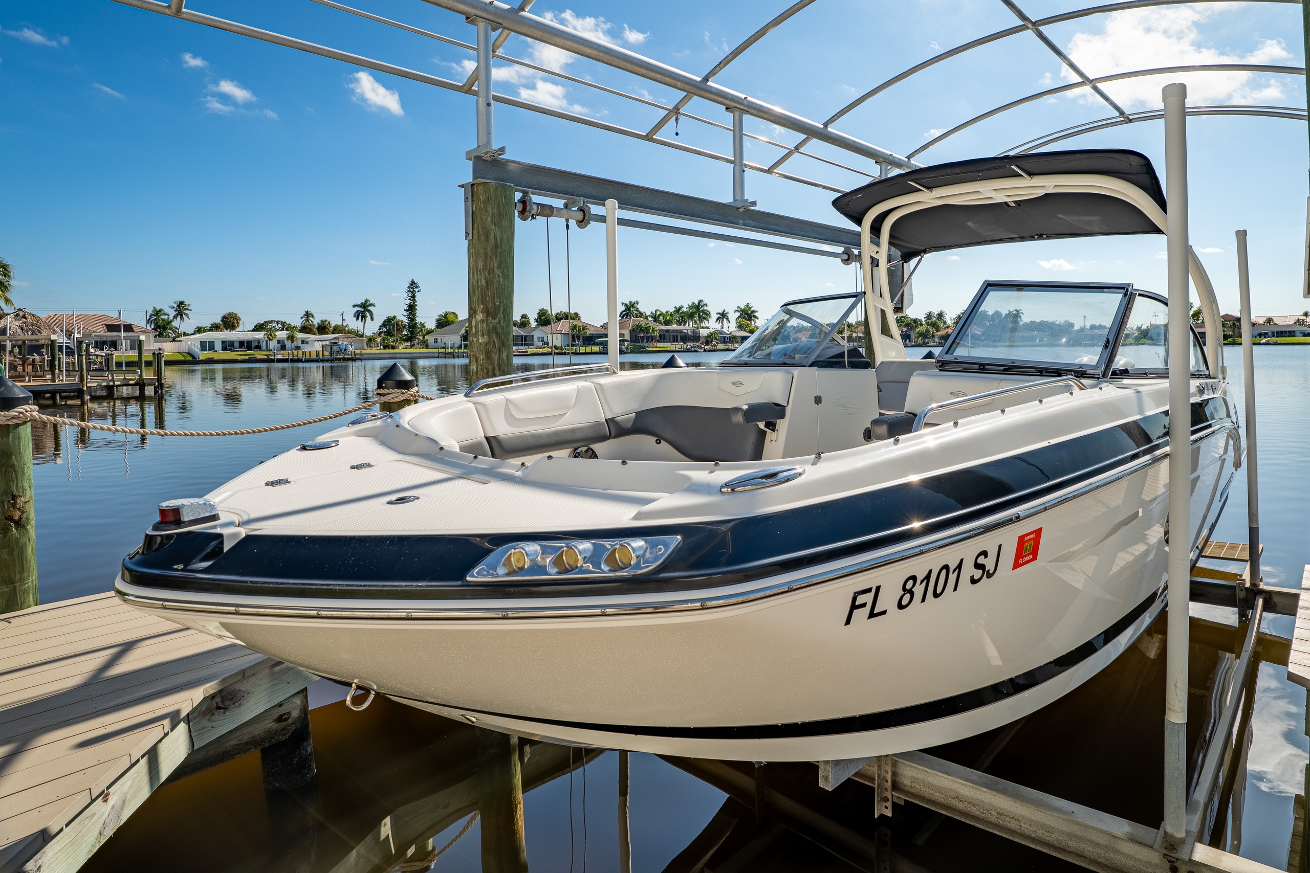 Chaparral SunCoast 250 - 300HP — Cape Coral