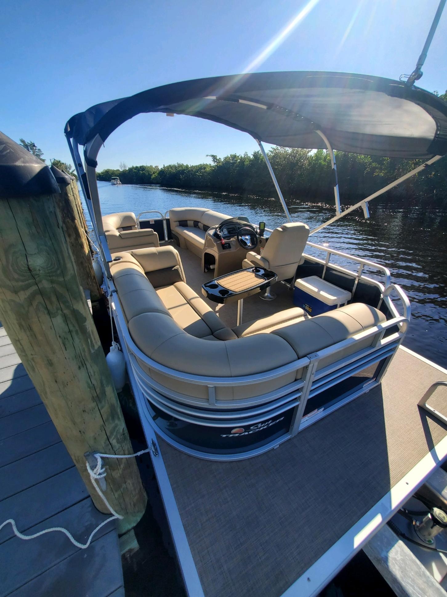 20ft Pontoon Party Barge at Burnt Store Marina — Cape Coral