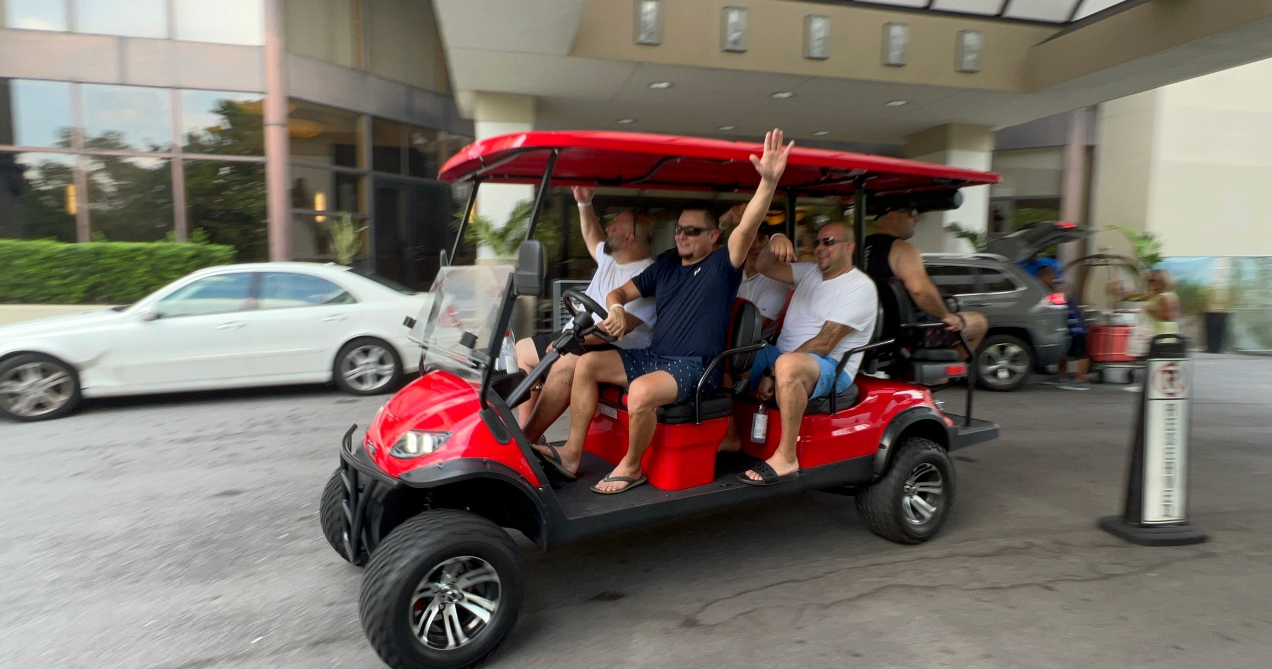 Luxury 6-Seater Street Legal Electric Golf Cart — Fort Lauderdale