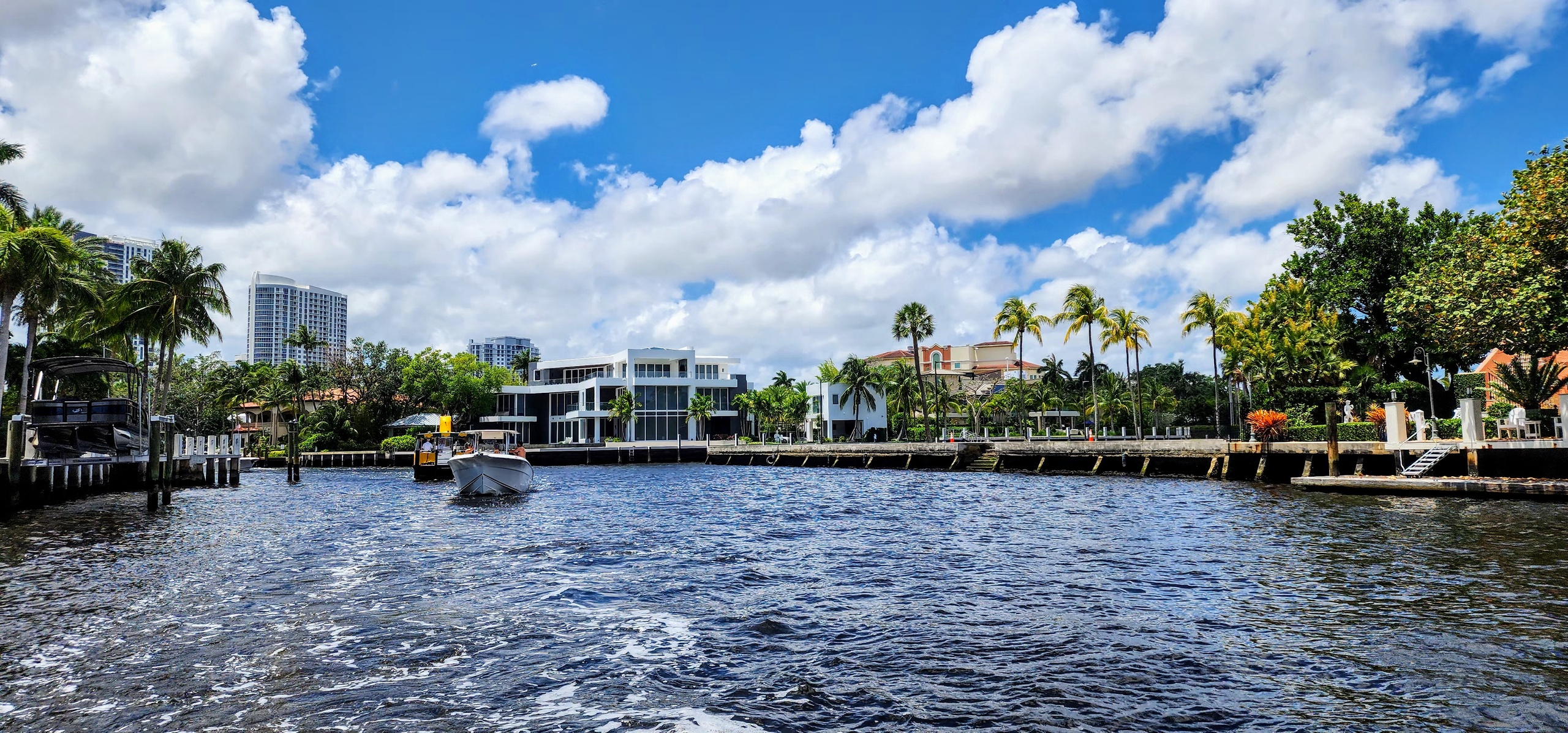 Fort Lauderdale Canals Sightseeing tour + Swim — Fort Lauderdale