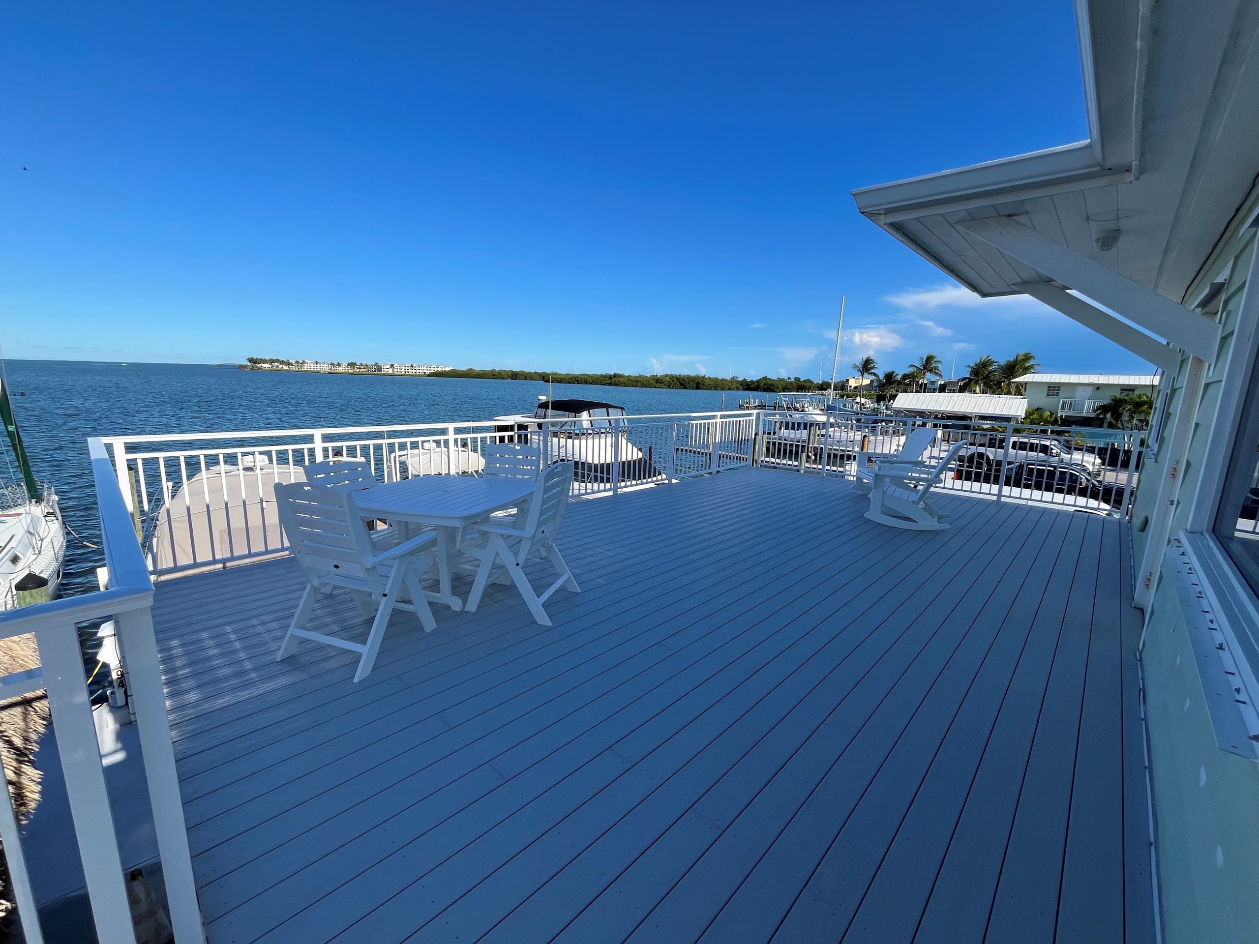 Sunset - 1 Bedroom, 1 Bathroom Rental — Marathon