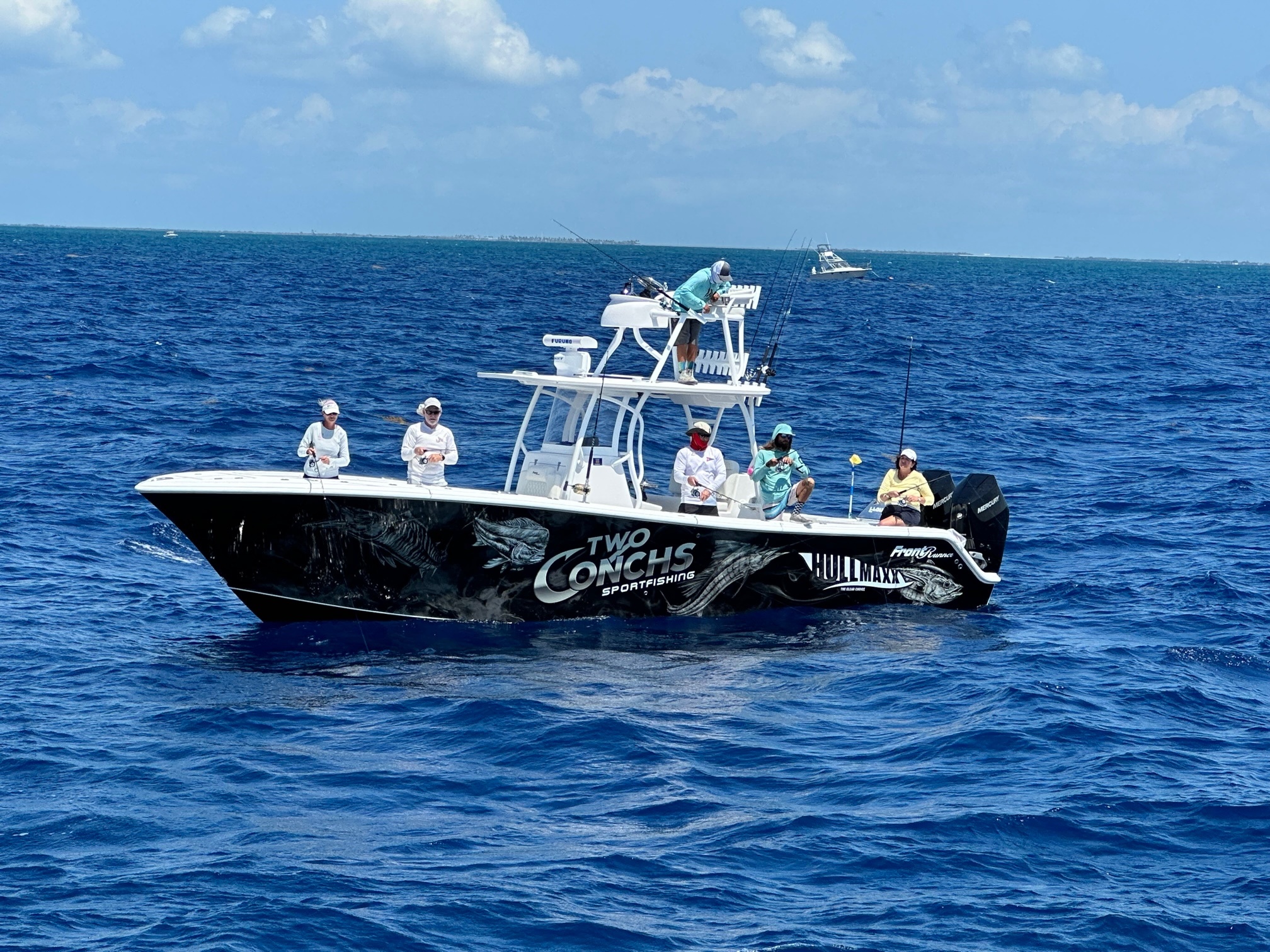 33' Front Runner w/Tower w/Twin Mercury 400 V10's — Marathon