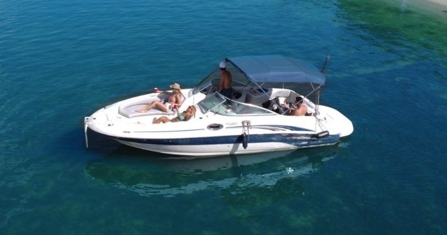 SeaRay Sundecker 26'