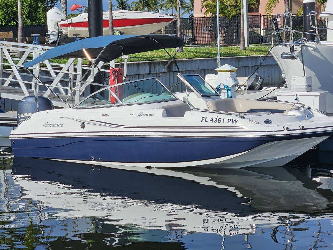 23 ft Hurricane Deck Boat 217 OB at Burnt Store Marina — Cape Coral