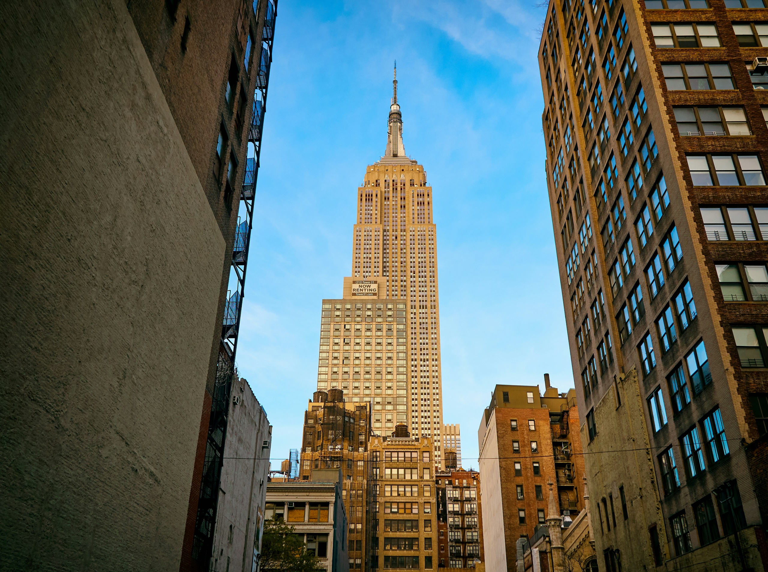 NYC: Easy Access - Empire State Building & Harry Potter Shop Visit