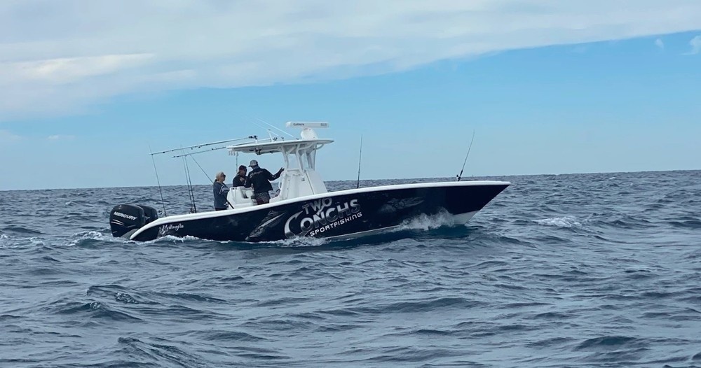32' Yellowfin w/Twin Mercury 300s — Marathon