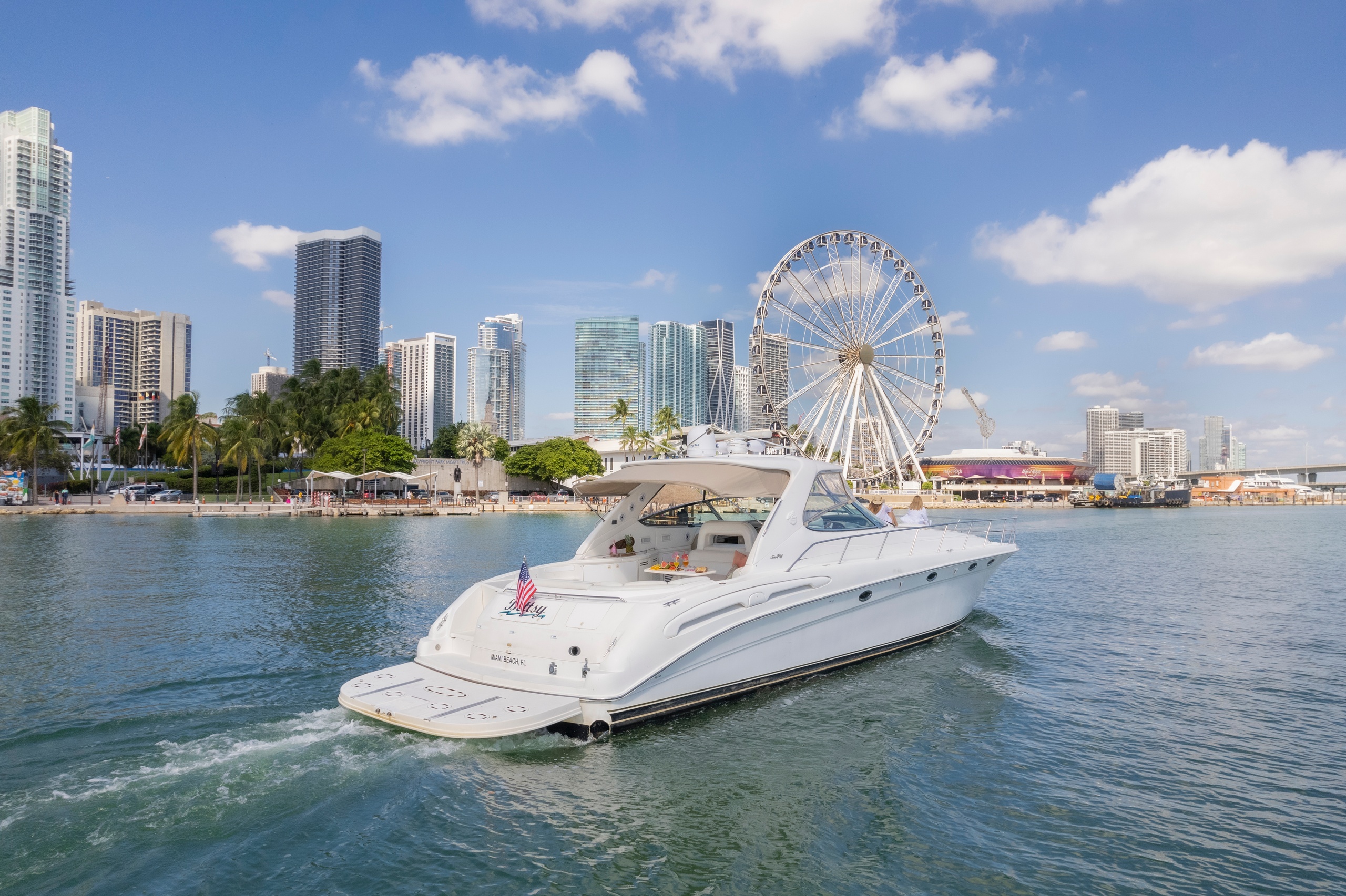 Bettsy 60' Yacht - Daytime — Miami