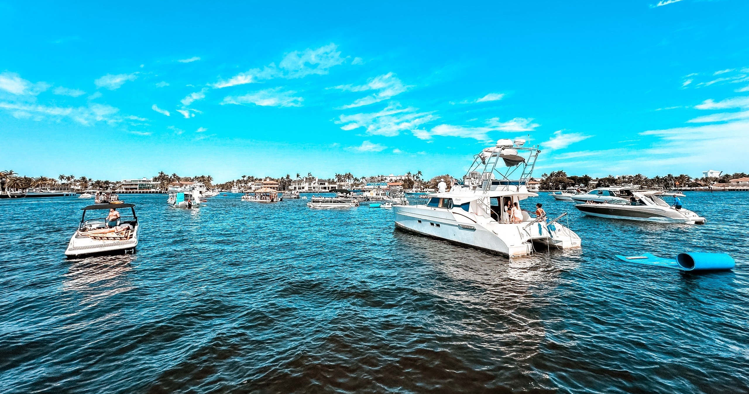Regal Bowrider - Sandbar and Sightseeing Charter — Fort Lauderdale