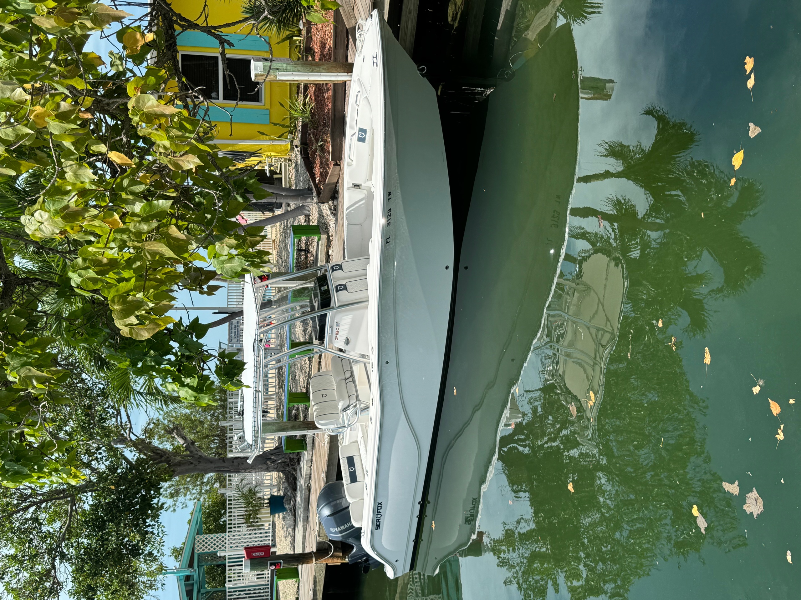 25ft Sea Fox: T-Top, 300 HP Yamaha Four Stroke - Fox on the Run — Marathon