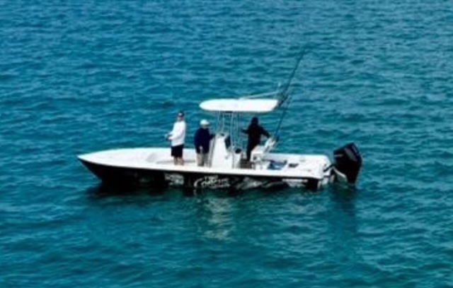 26' Contender Bay Boat w/Mercury 300 — Marathon