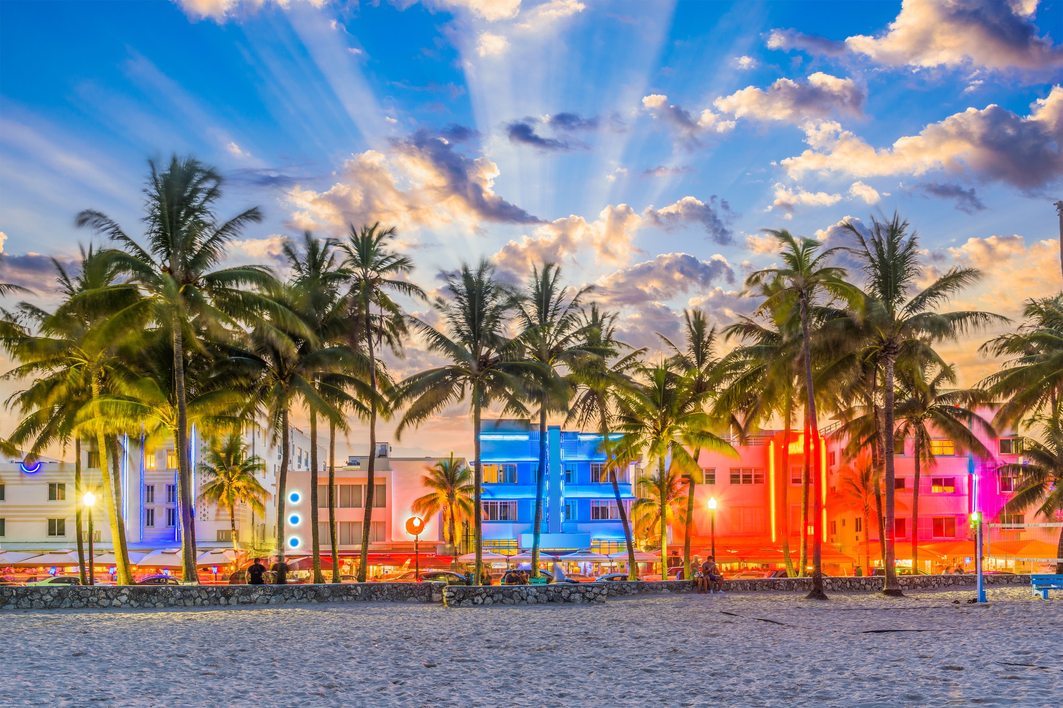 Art Deco Highlights & The Wolfsonian Museum Tour Spanish — Miami Beach
