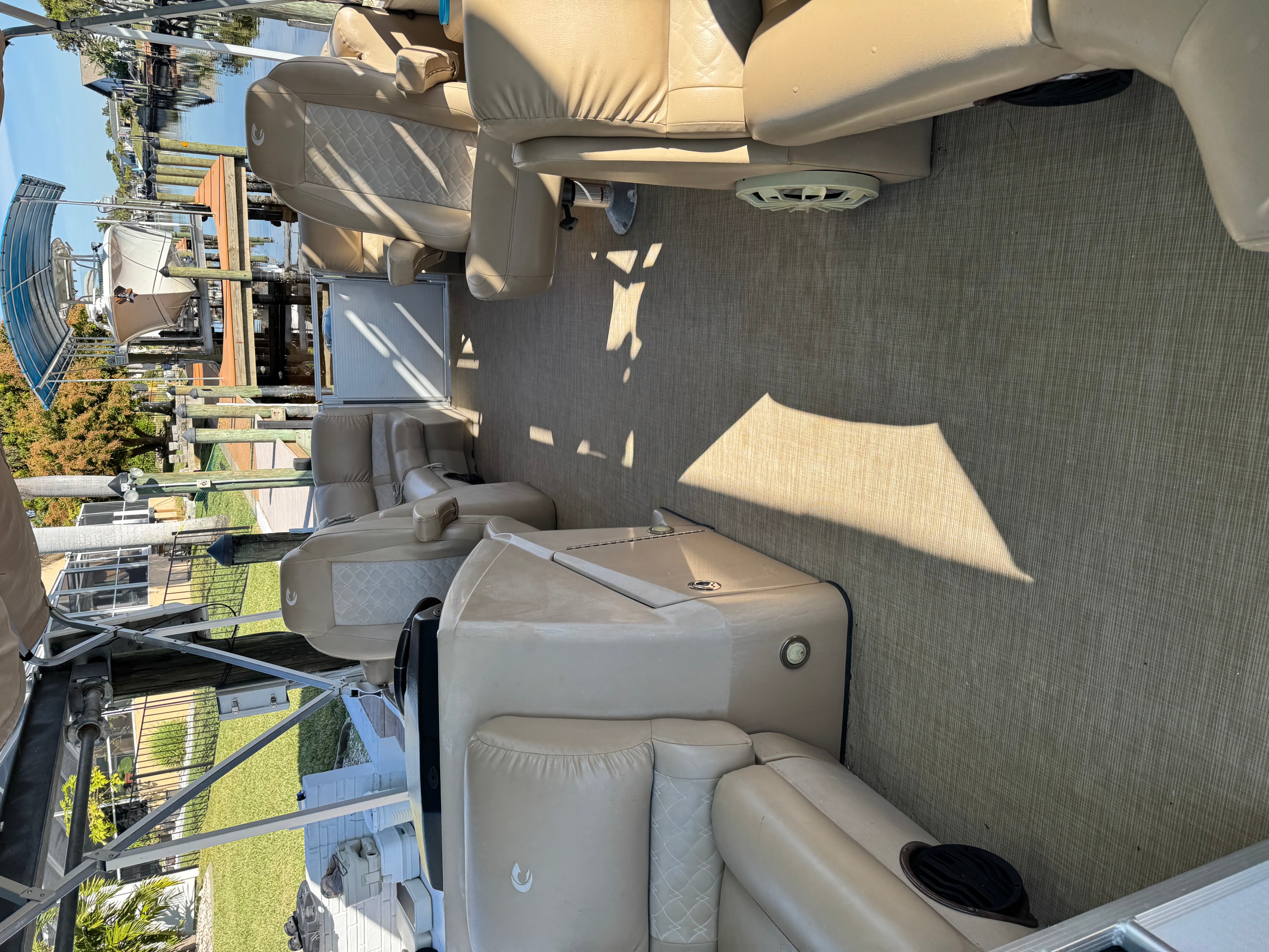CrestLiner Tritoon 22 — Cape Coral