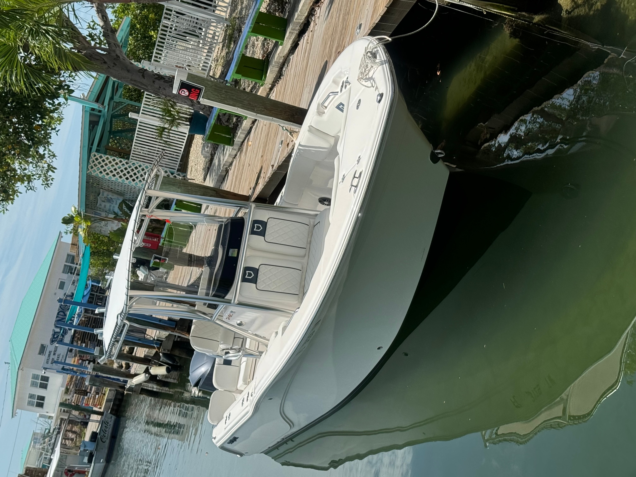 Sly Fox 24ft Sea Fox: T-Top, 250 HP Yamaha Four Stroke - FL0072UB — Marathon