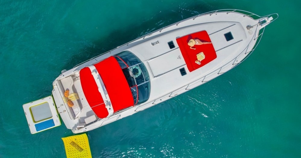 Stocks And Blondes 55' Yacht - Daytime — Miami