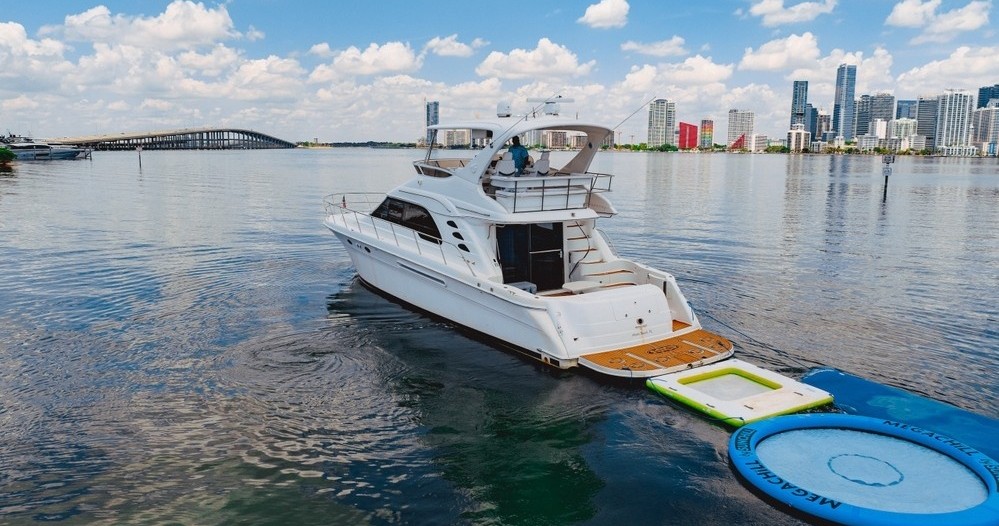 Distraction II 65' Yacht - Daytime — Miami