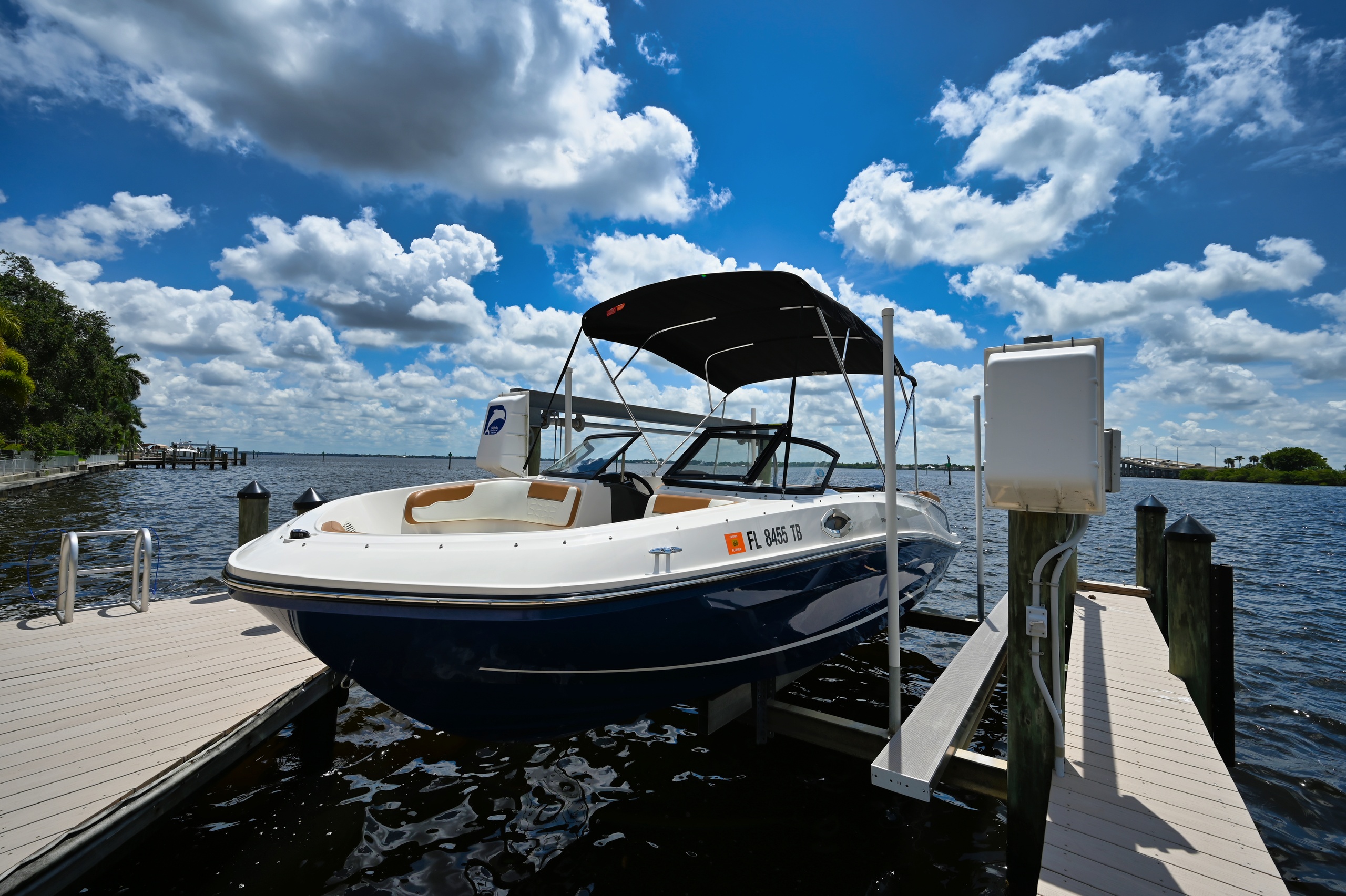 Bayliner VR6 150HP — Cape Coral