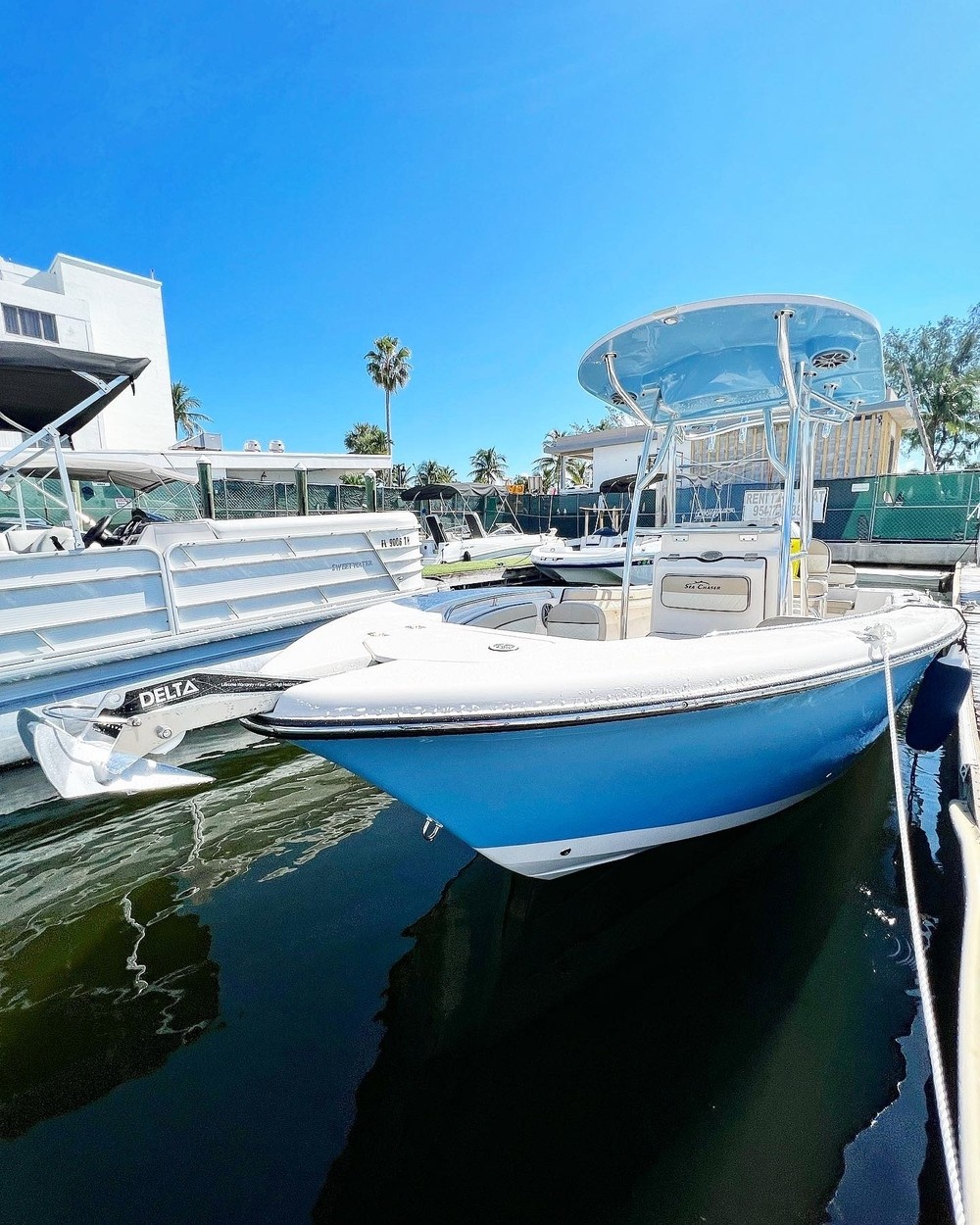 Sea Chase Center Console