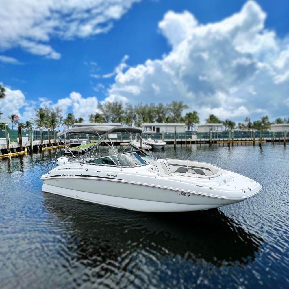 24' Lucky 13 - Sundeck