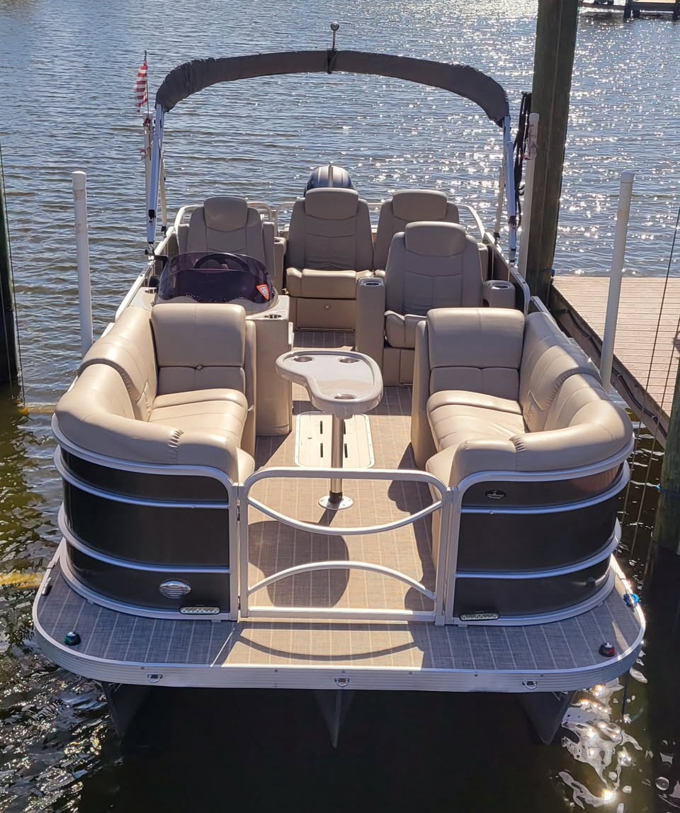 24' Suncatcher Tritoon Boat Rental — Cape Coral