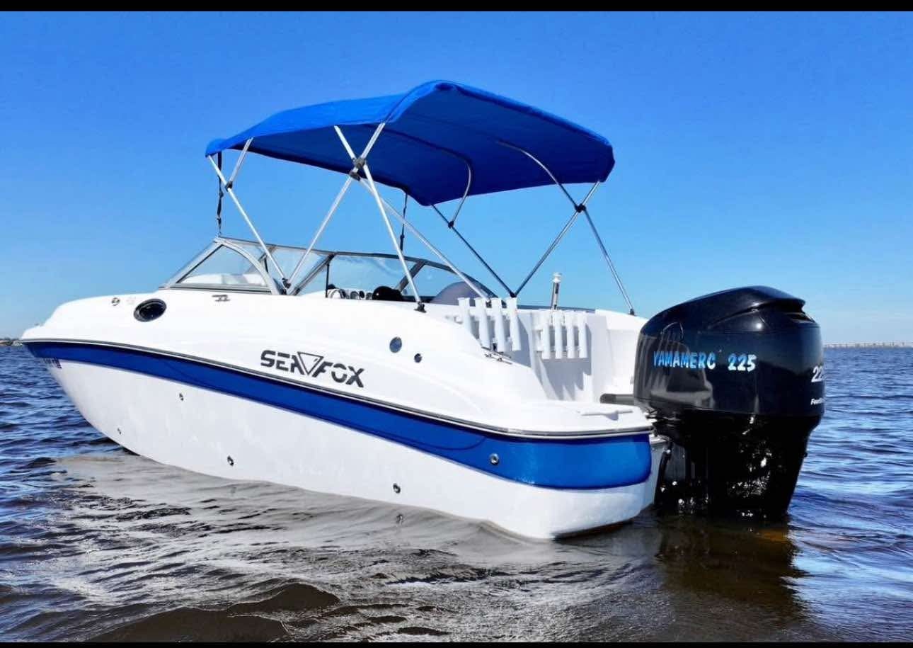 SEA FOX DECK BOAT 10 PASSENGERS 225HP — Cape Coral
