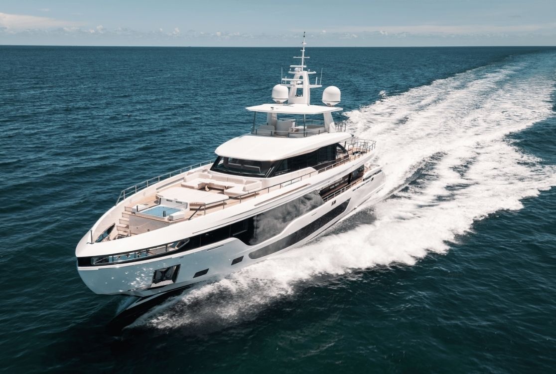 122' UNIQ AZIMUT GRANDE — Miami Beach