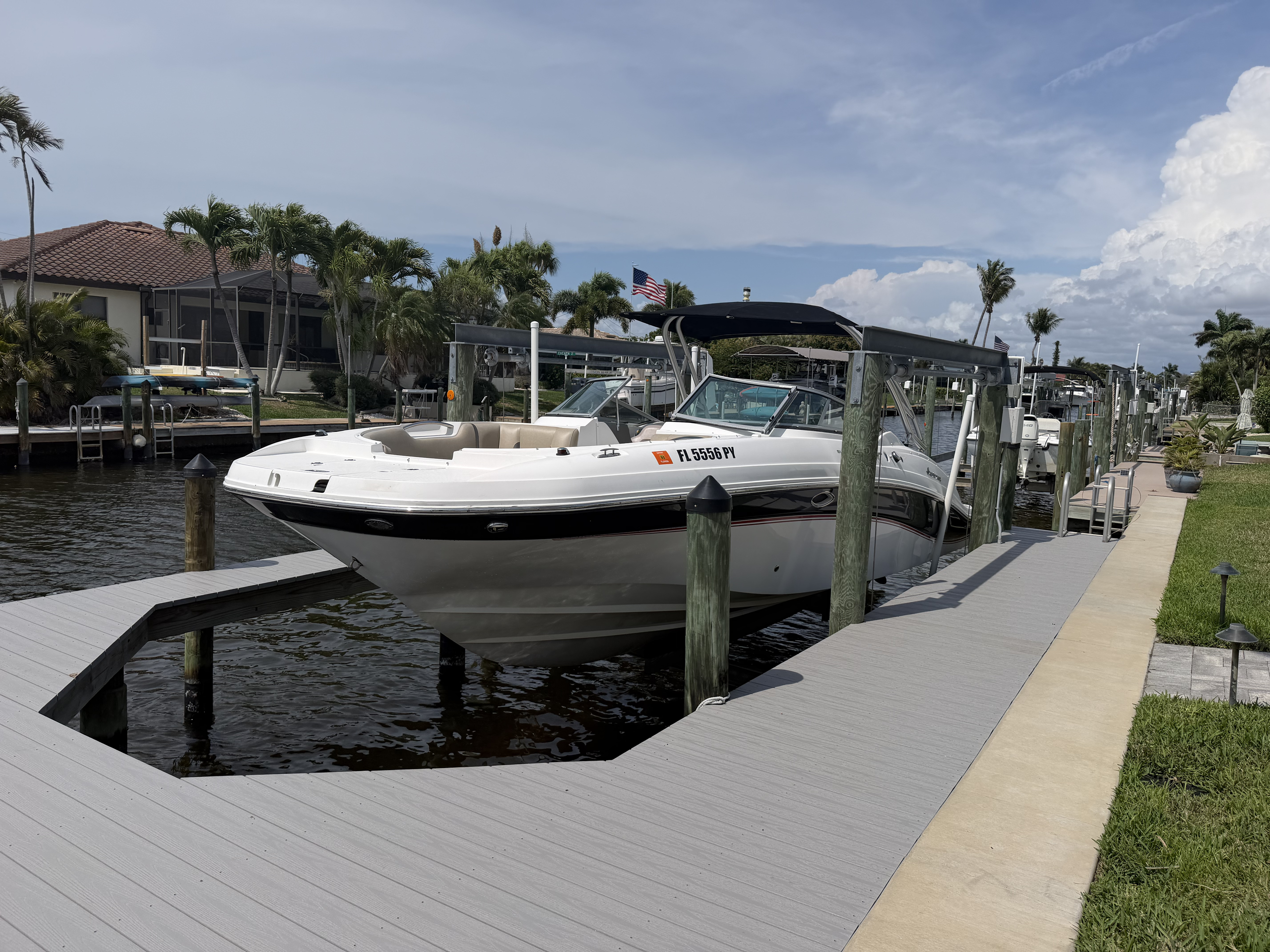 Hurricane Sundeck 2690 - 350HP (HC) — Cape Coral