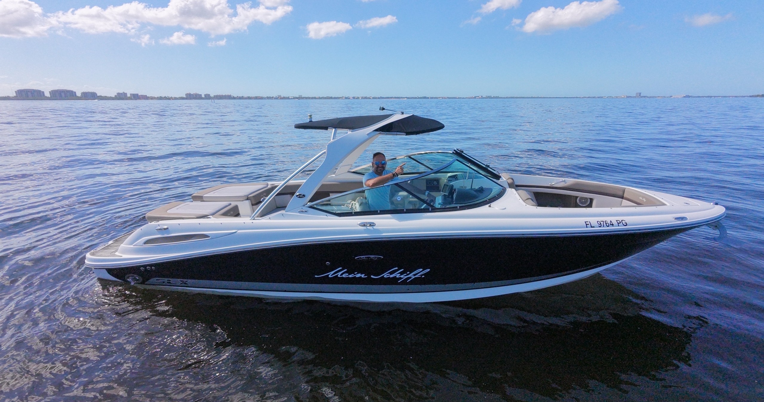 Sea Ray 270 SLX - 350 HP V8 Inboard - Outdrive — Cape Coral