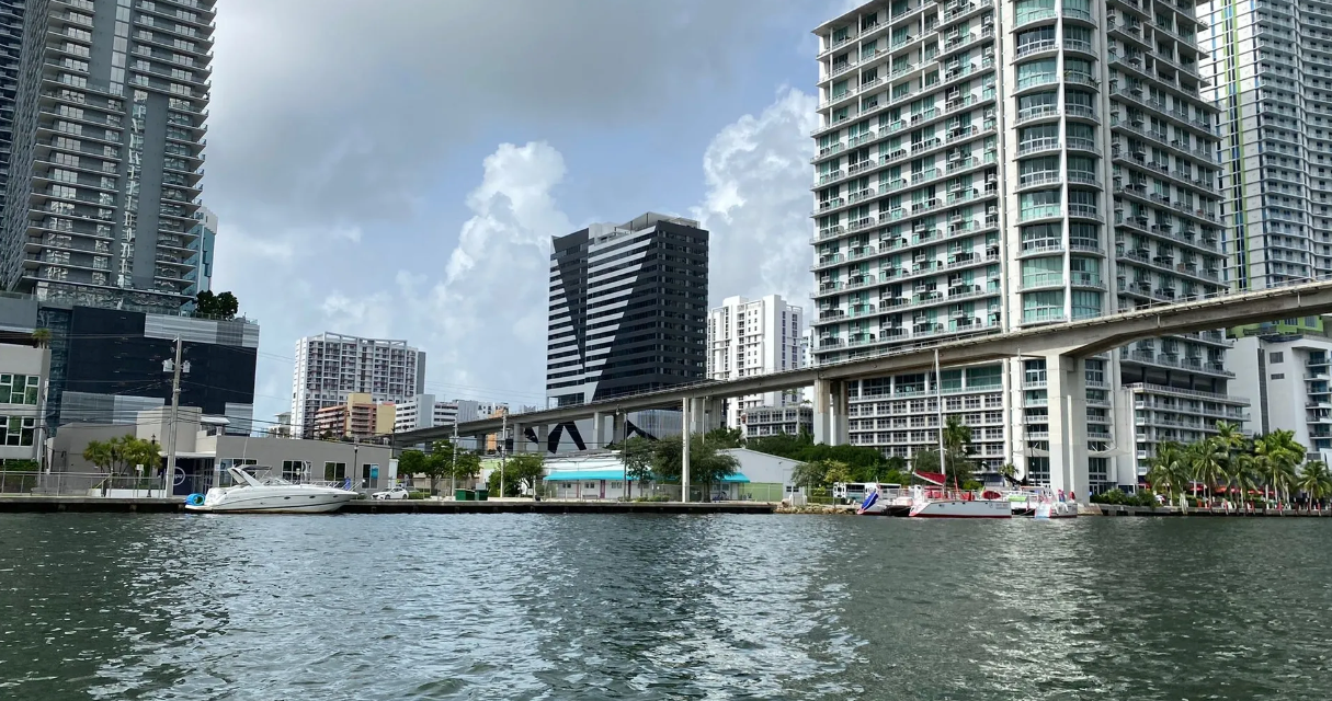 Miami Biscayne Bay — Key Largo