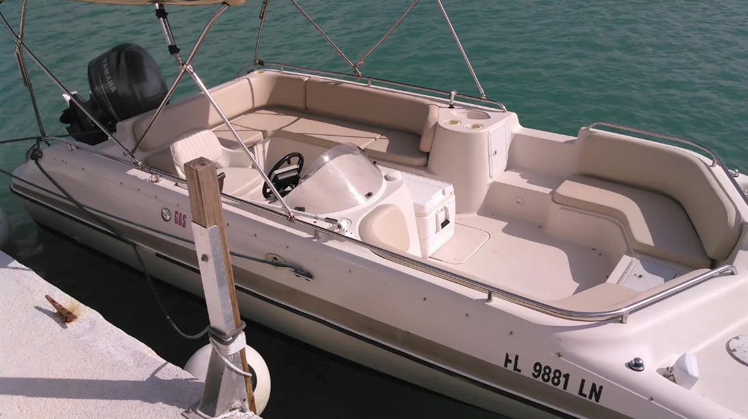 21' Hurricane Deck Boat — Marathon