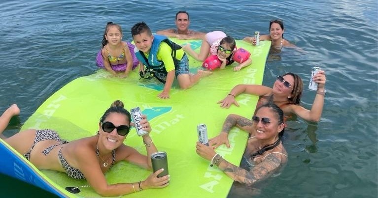 Relaxing Day at Ft. Lauderdale Sandbars on a 37 to 40 Ft Yacht — Fort Lauderdale