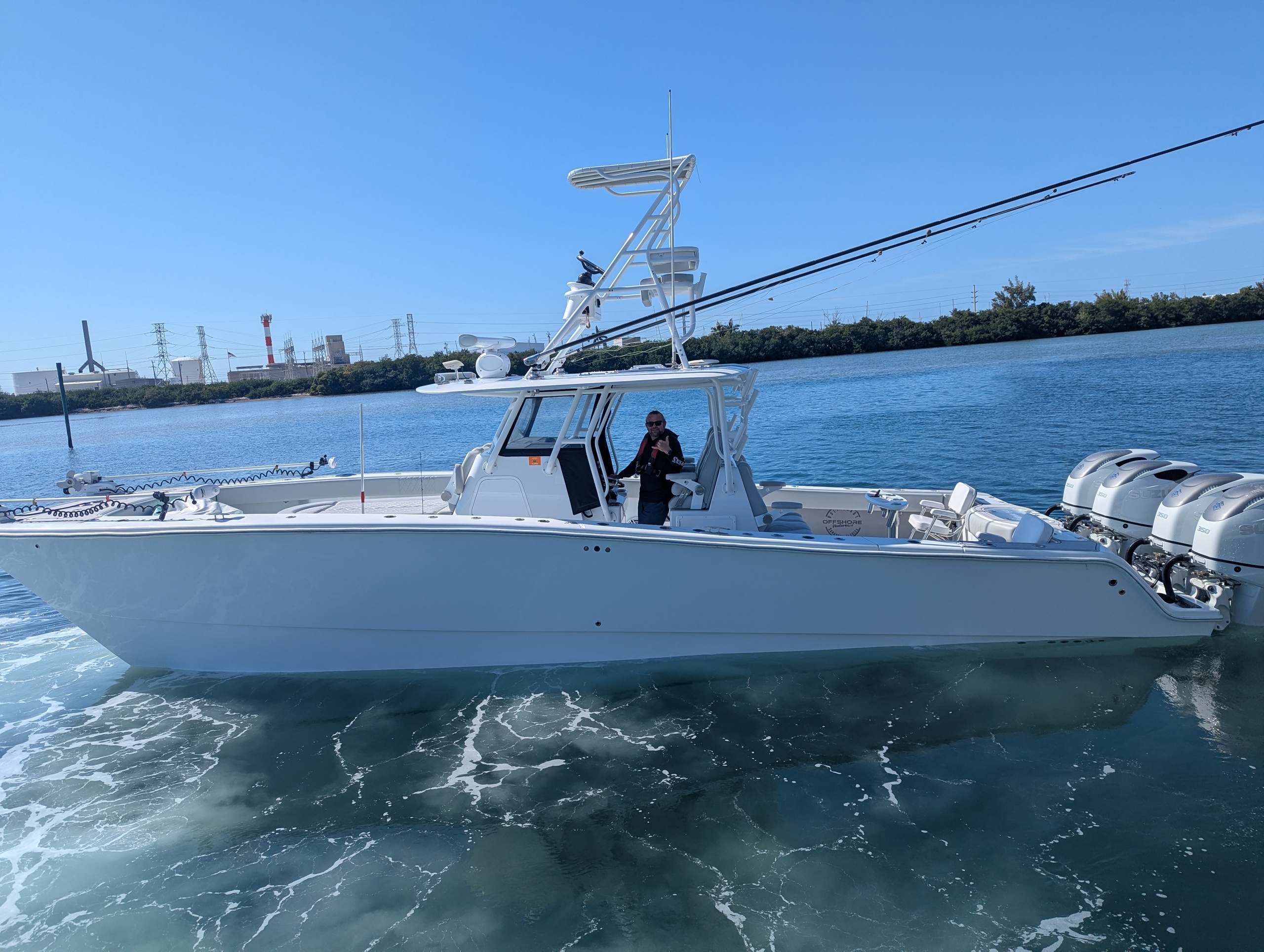 3-Hour Private Charter aboard 37' Freeman with Bathroom & Outside Shower (60 Knots) — Key West