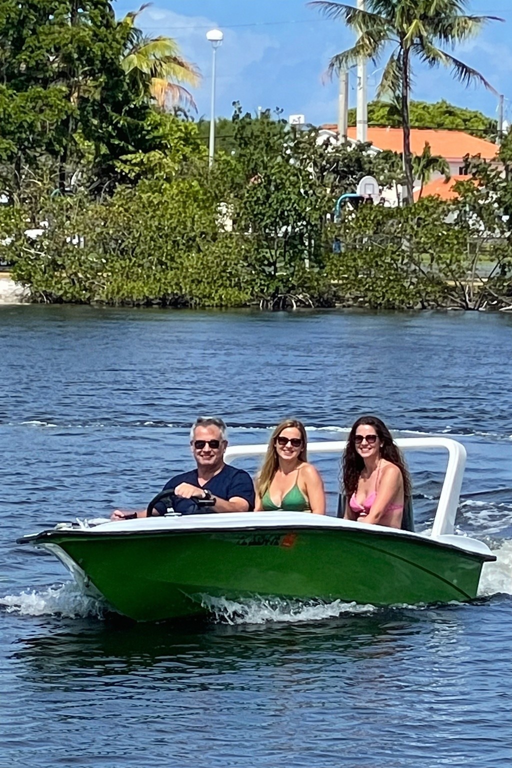 Hollywood Mini Power Boat 4 People